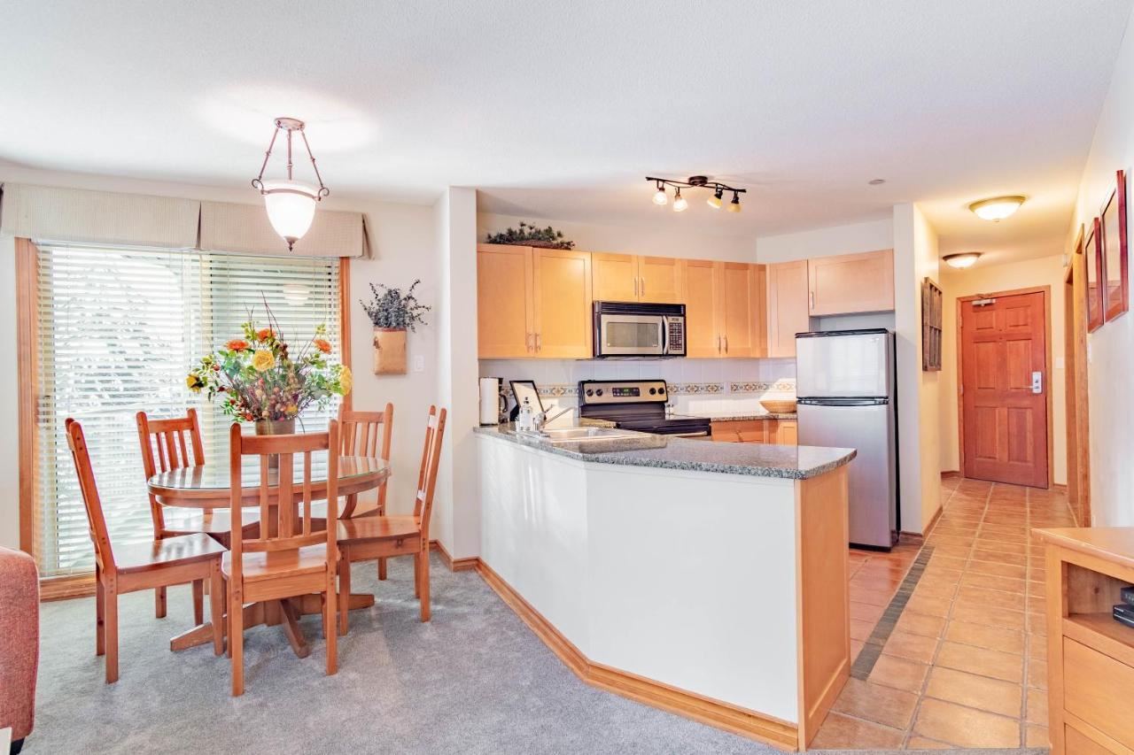 The Best Ski In Ski Out Two Bedroom Condo At Aspens Whistler Bagian luar foto