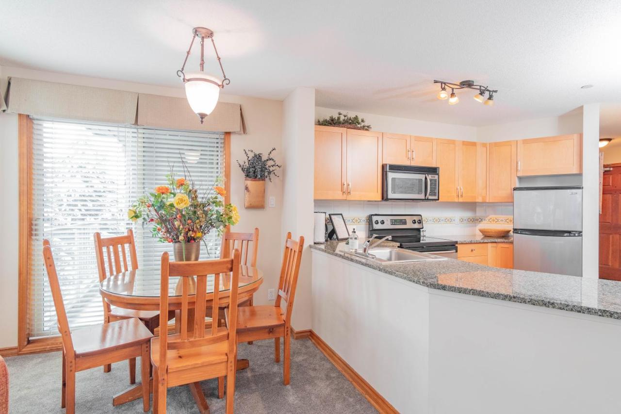 The Best Ski In Ski Out Two Bedroom Condo At Aspens Whistler Bagian luar foto