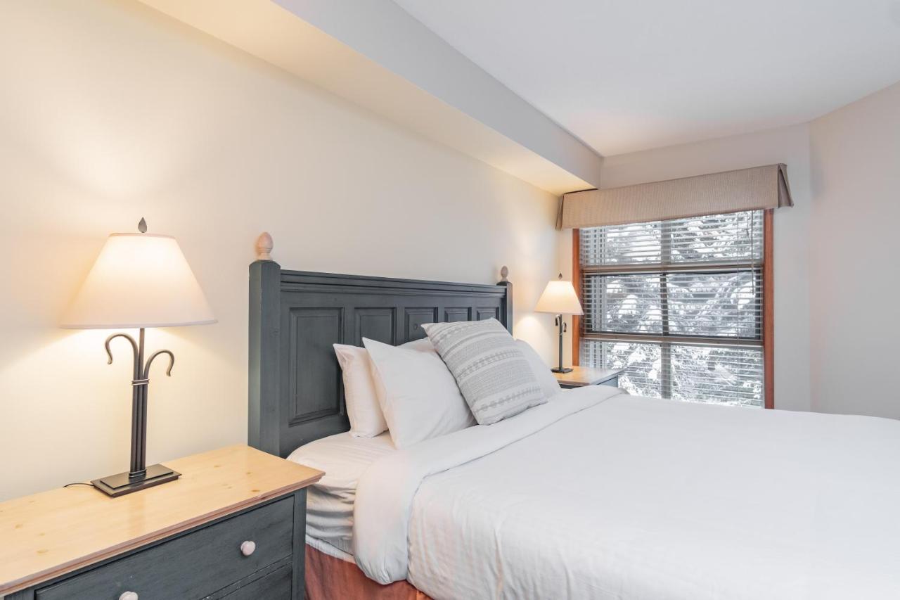 The Best Ski In Ski Out Two Bedroom Condo At Aspens Whistler Bagian luar foto