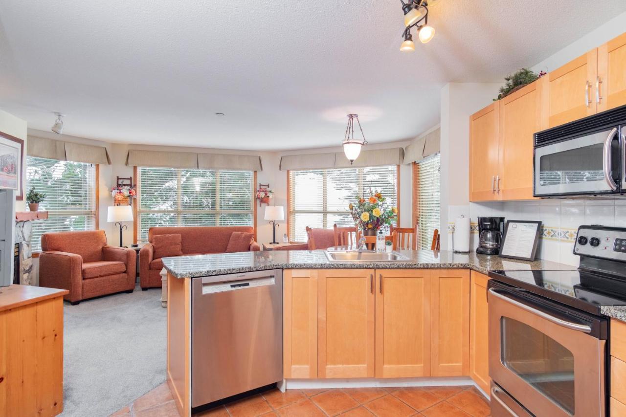 The Best Ski In Ski Out Two Bedroom Condo At Aspens Whistler Bagian luar foto