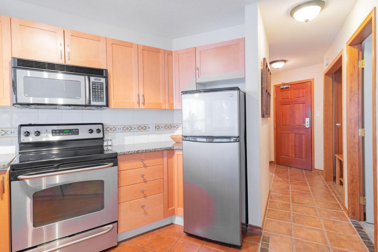 The Best Ski In Ski Out Two Bedroom Condo At Aspens Whistler Bagian luar foto