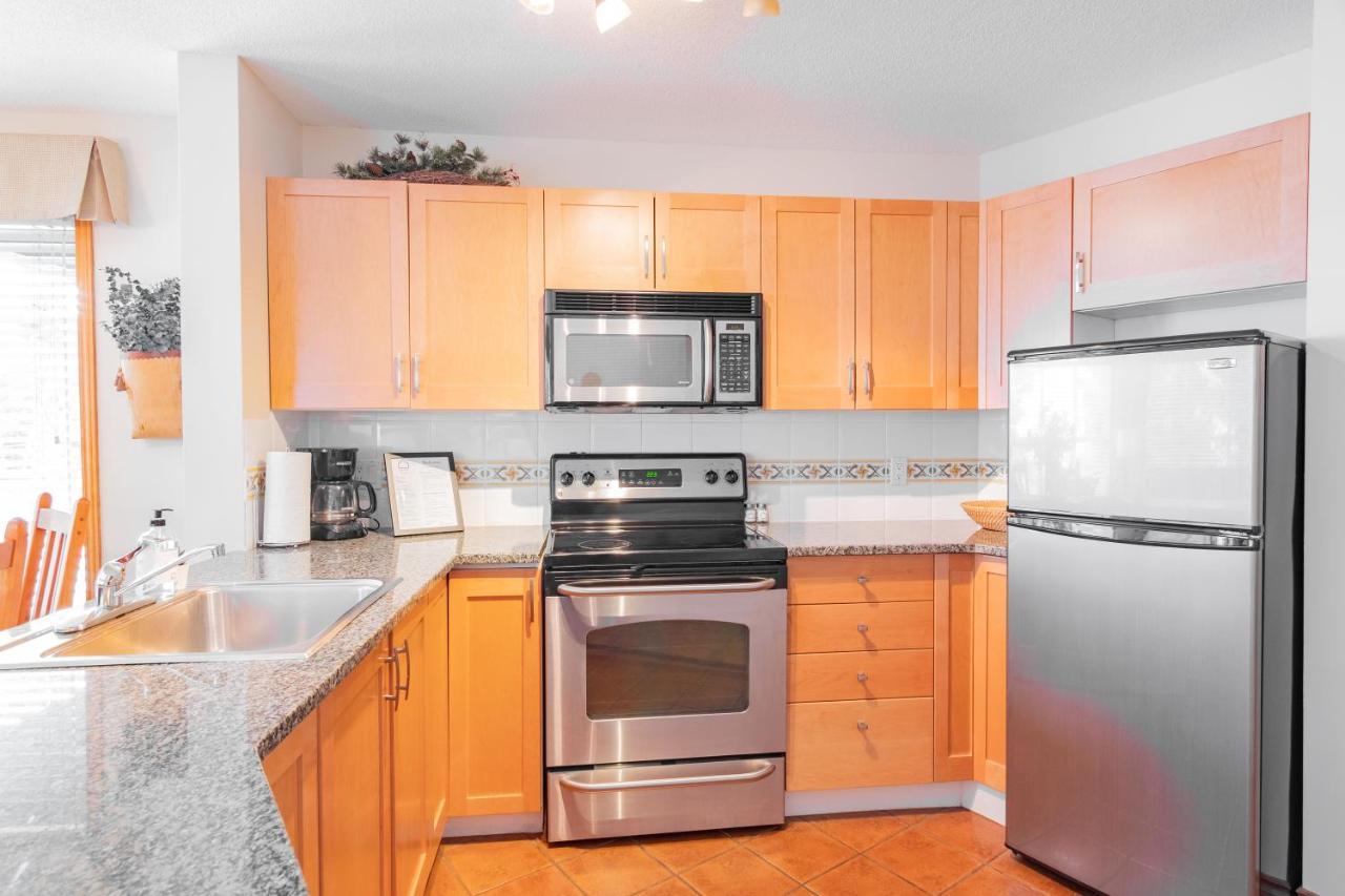 The Best Ski In Ski Out Two Bedroom Condo At Aspens Whistler Bagian luar foto