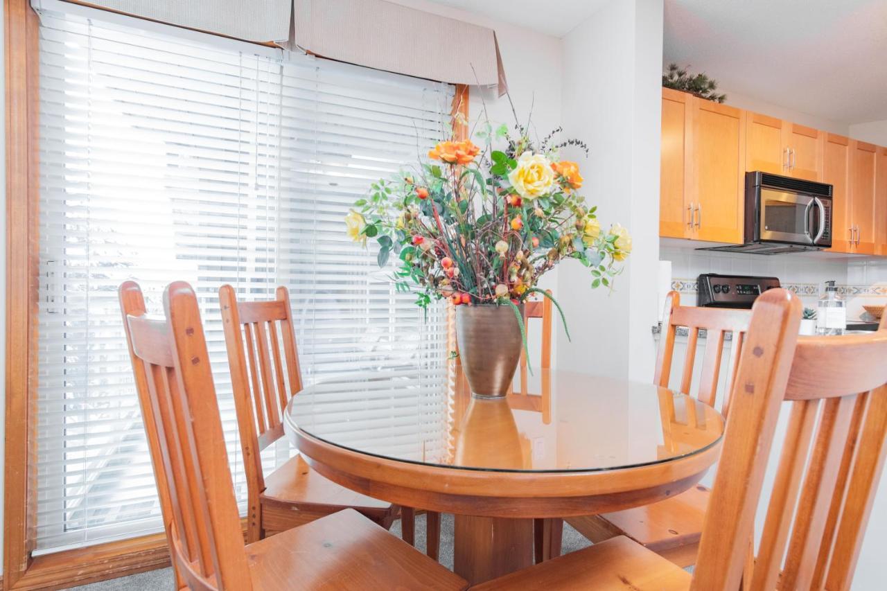 The Best Ski In Ski Out Two Bedroom Condo At Aspens Whistler Bagian luar foto