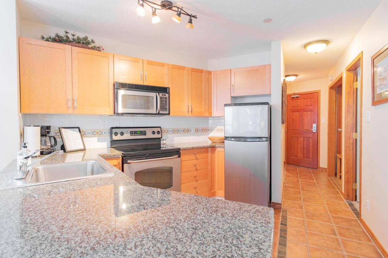 The Best Ski In Ski Out Two Bedroom Condo At Aspens Whistler Bagian luar foto